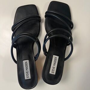 Steve Madden Assured Sandals, size 8